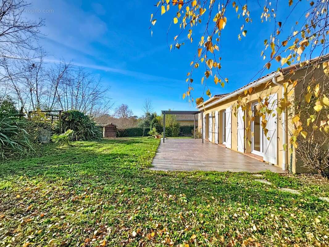 Maison à SAINT-PIERRE-DE-LAGES