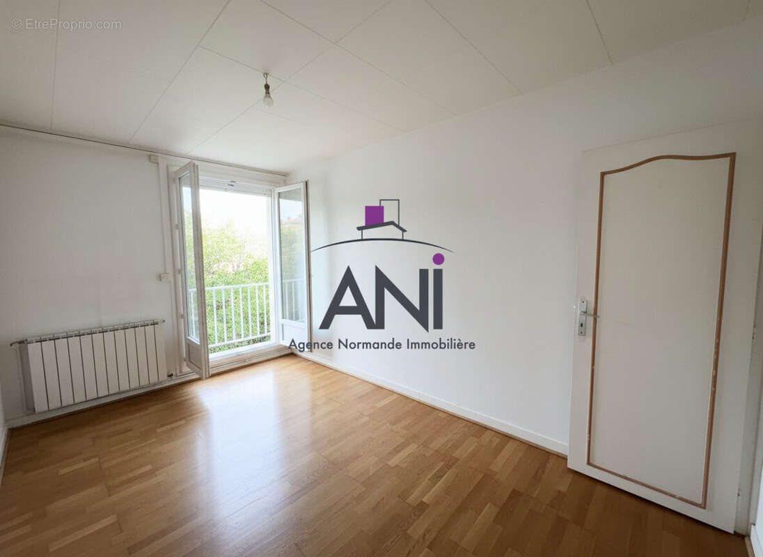 Appartement à SAINT-ETIENNE-DU-ROUVRAY