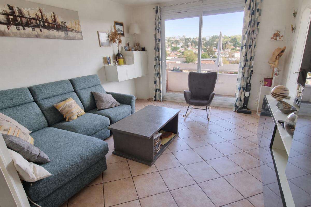 Appartement à NEUVILLE-SUR-SAONE
