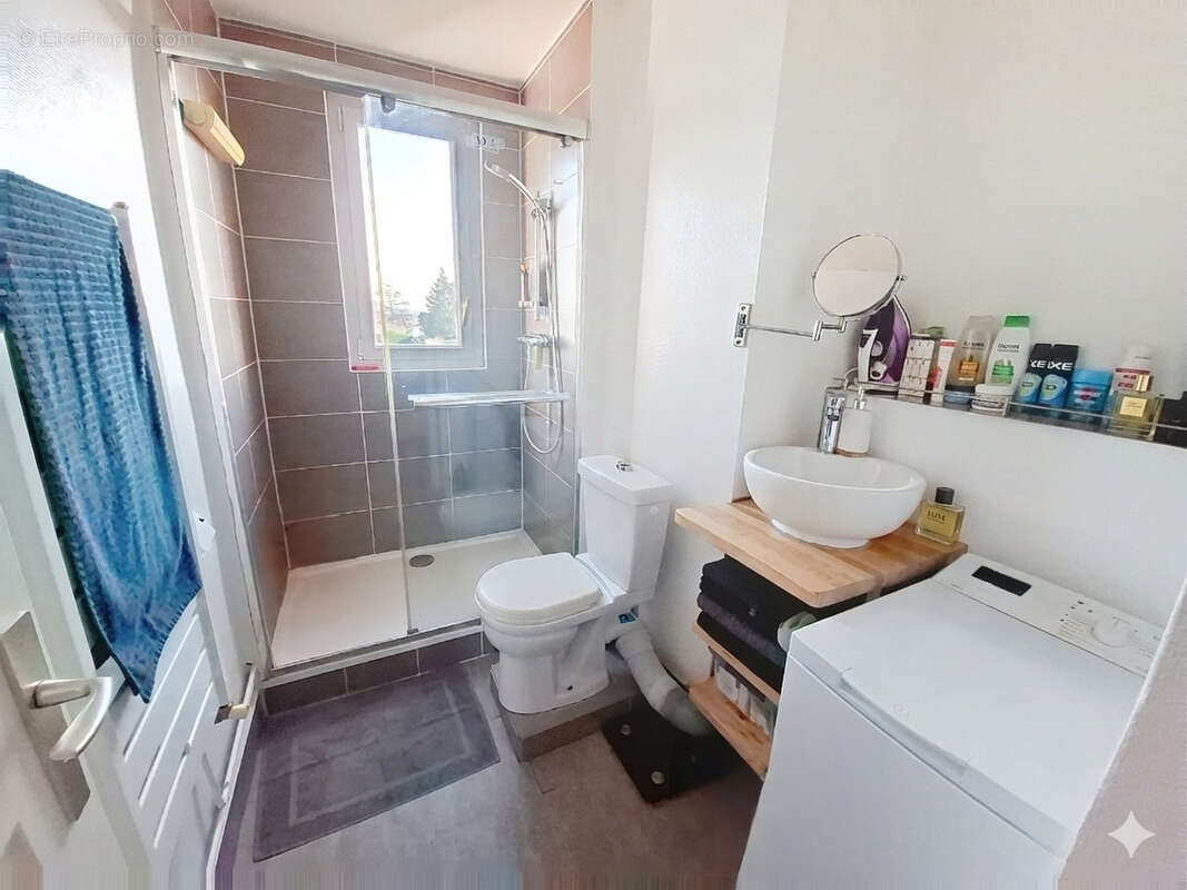 Appartement à SATHONAY-CAMP