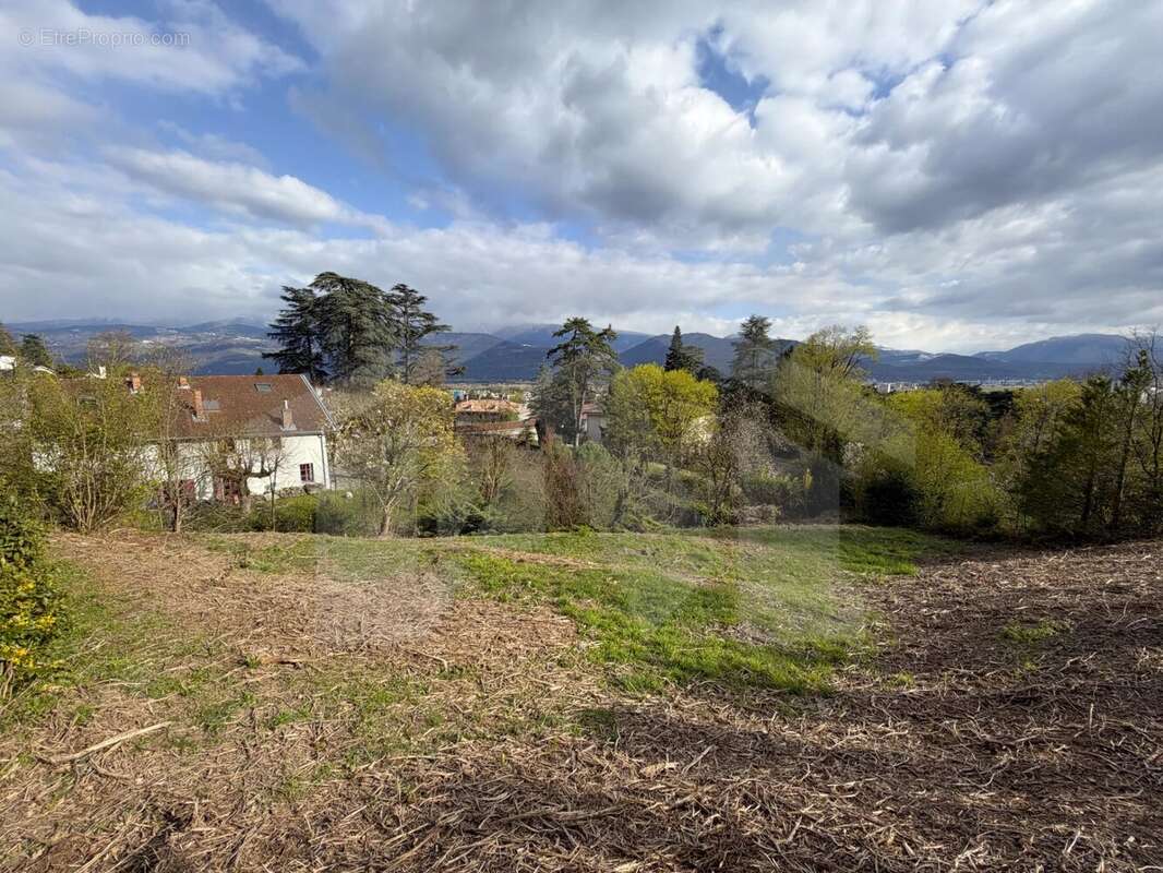 Terrain à LA TRONCHE