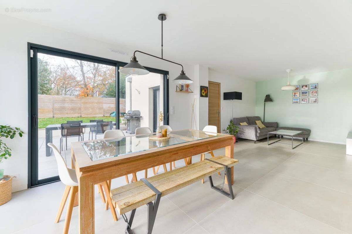 Maison à TREILLIERES