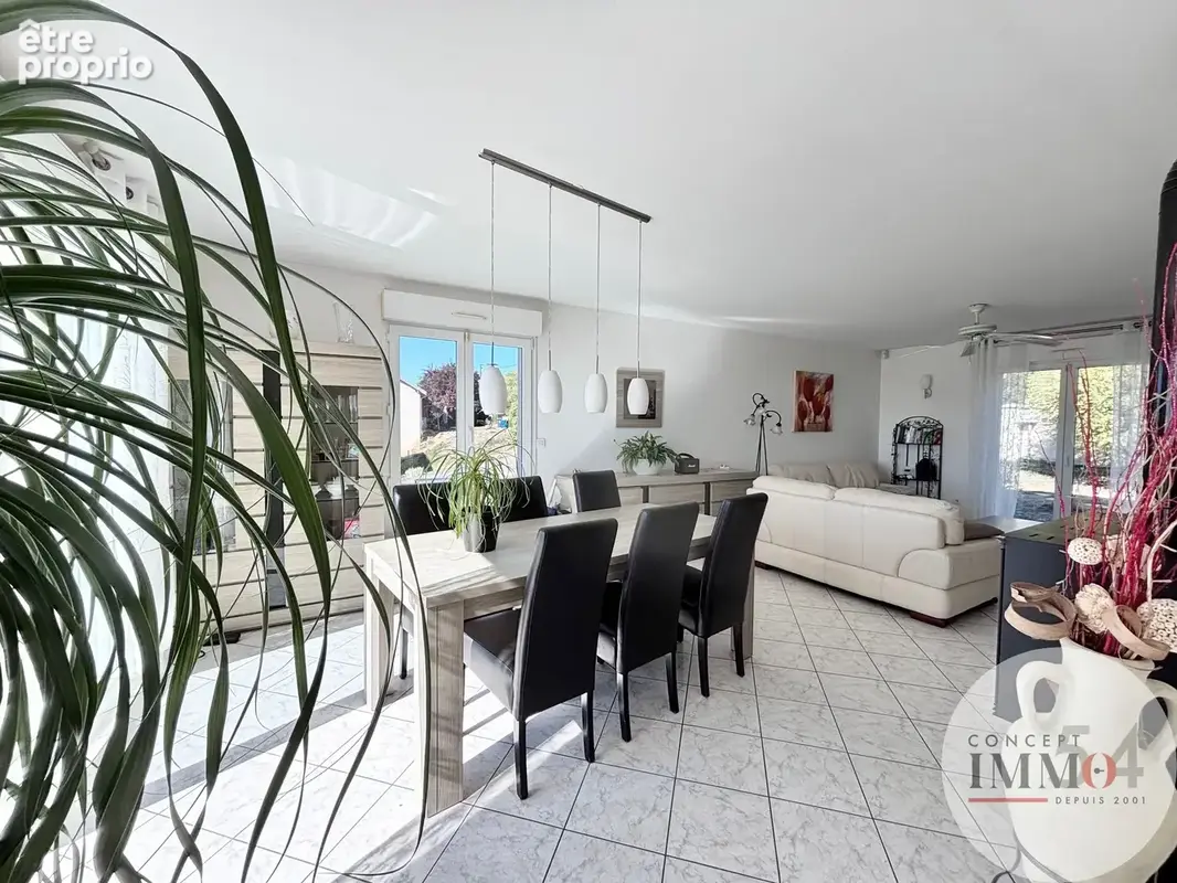 Coup de Cœur Agence   Belle maison familiale de 162 m2 avec jardin, 5 chambres et prestations de qualité - photo 4