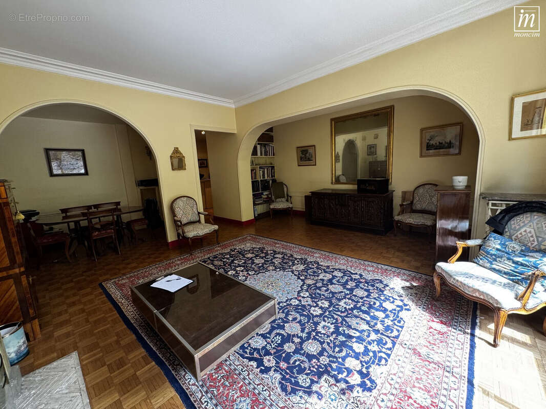 SALON - Appartement à NEUILLY-SUR-SEINE