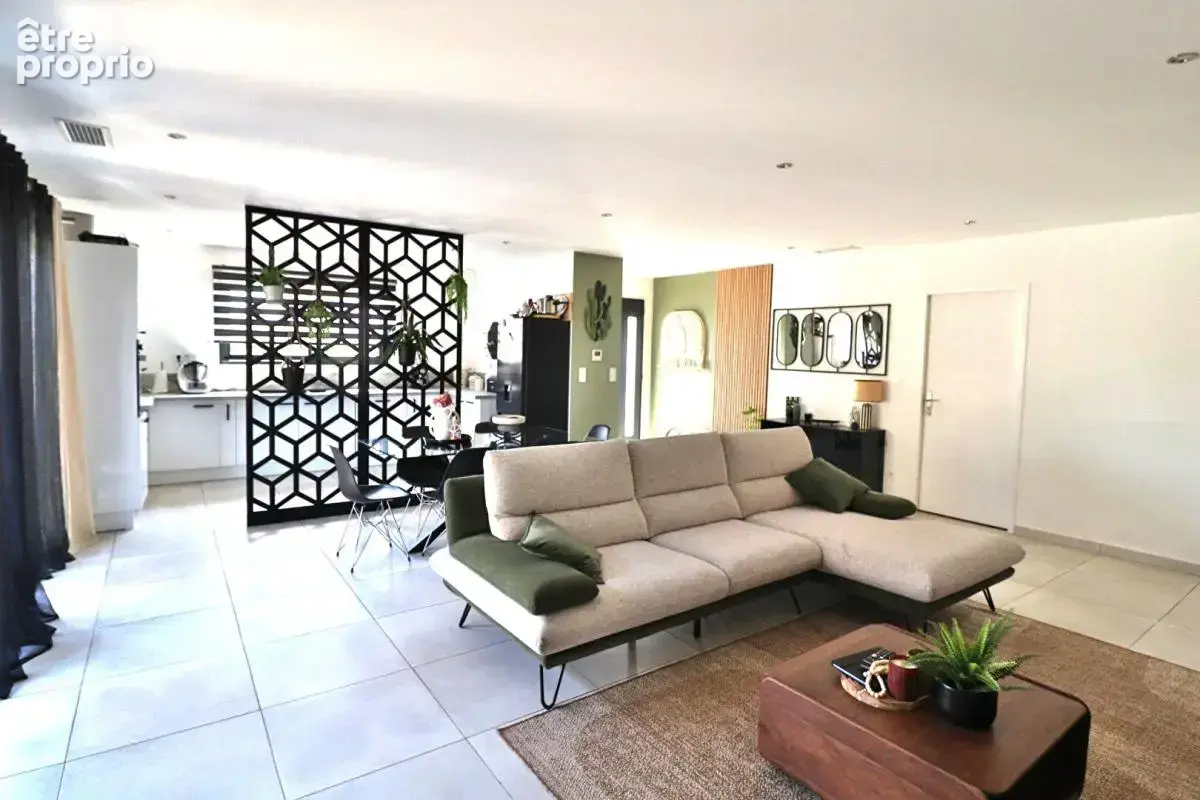 Villa  4 pièce(s) 102 m2 sur un terrain de 336m² avec piscine - photo 3