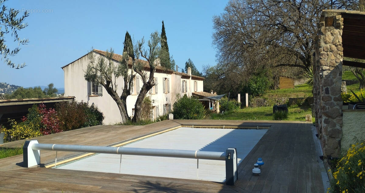 Maison à HYERES