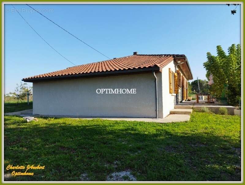 Maison à LA ROCHE-CHALAIS