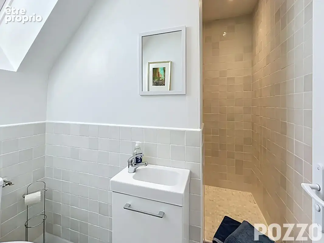A VENDRE Barenton - Maison 8 pièce(s) 142 m² - photo 11