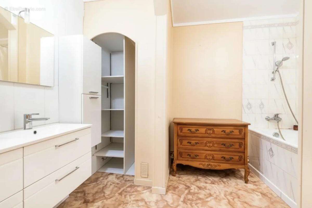 appartement  5 pièces avec double séjour, garage et cave - photo 12