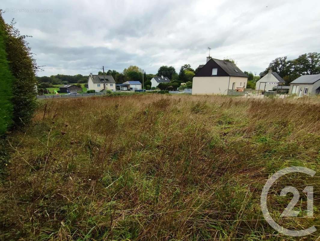 Terrain à VAL-D&#039;IZE