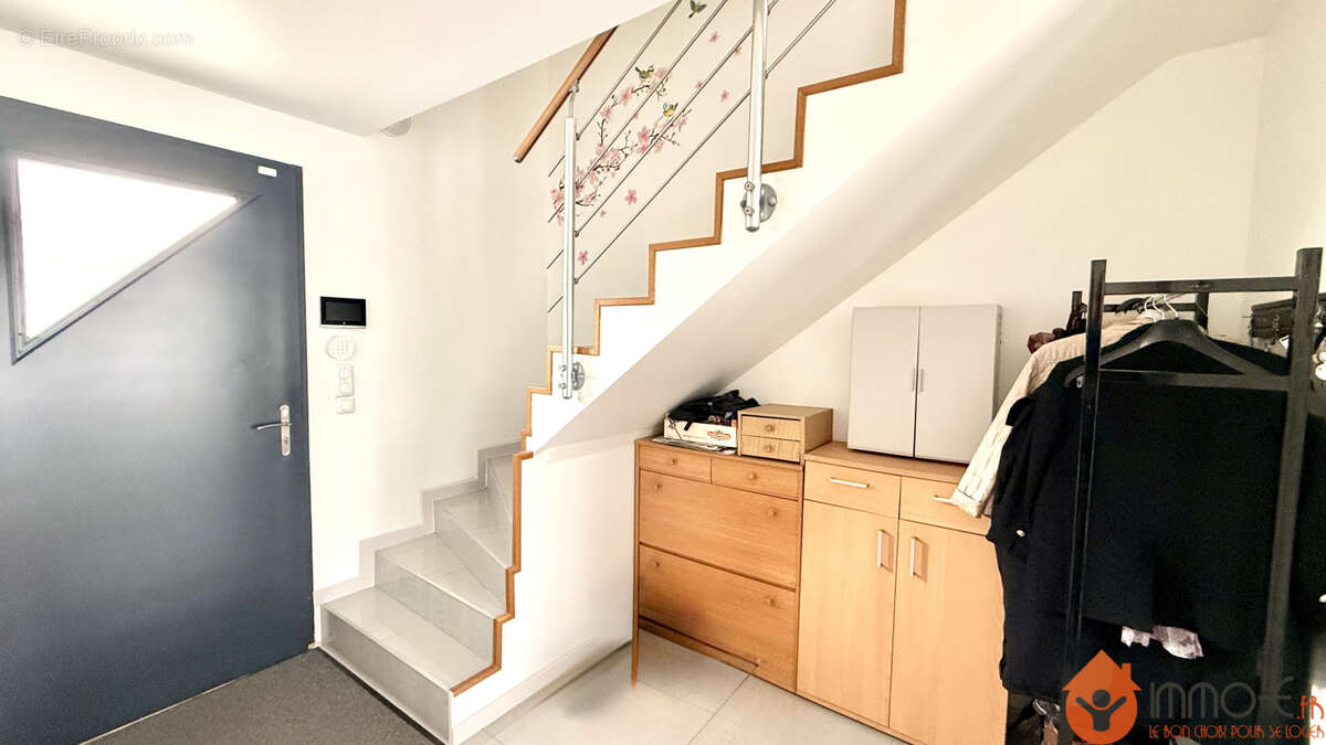 Maison à CONDE-SAINTE-LIBIAIRE