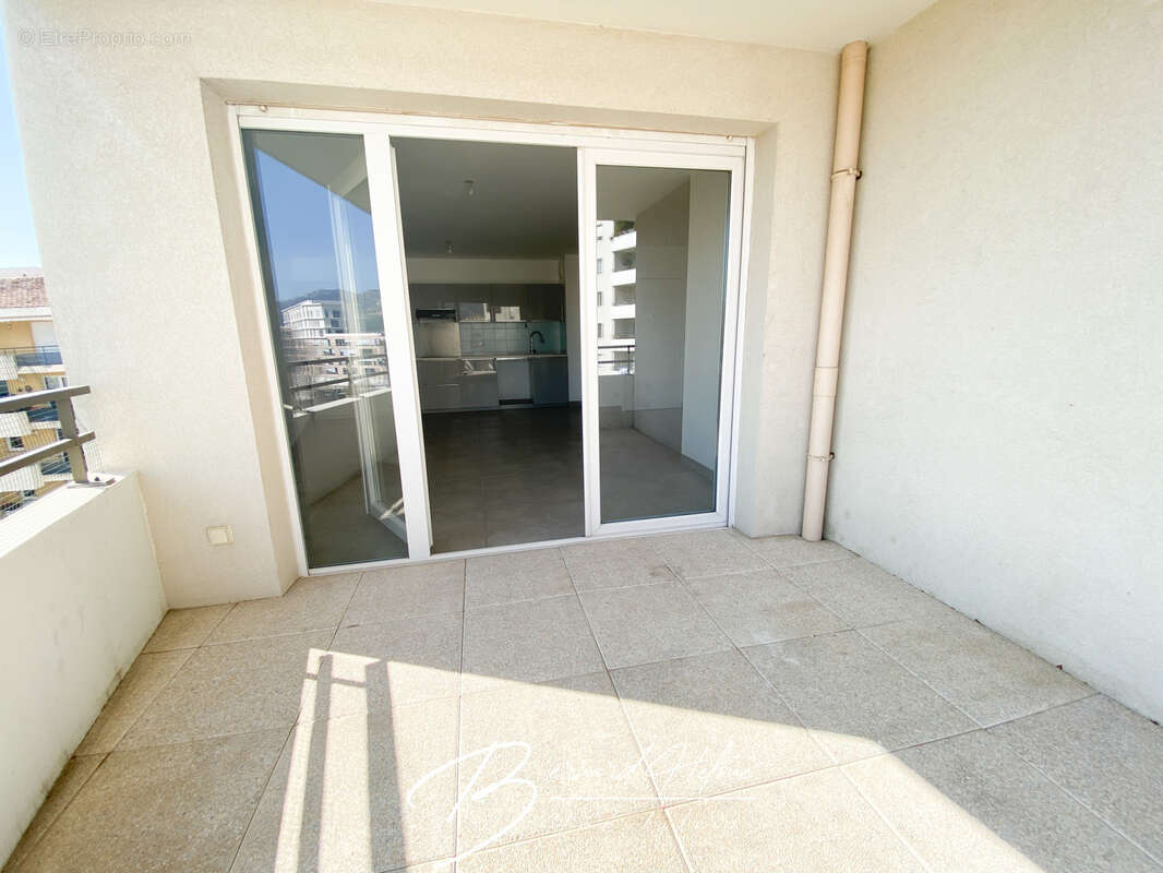T3 + Terrasse + Proche Parc 26 ème Centenaire /Cantini 13008 MARSEILLE - photo 8