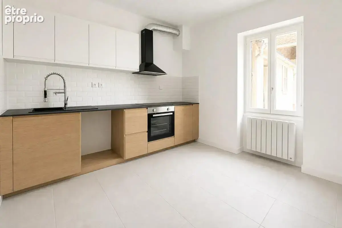 Maison rénovée 4 pièces 95 m², Descartes - photo 1