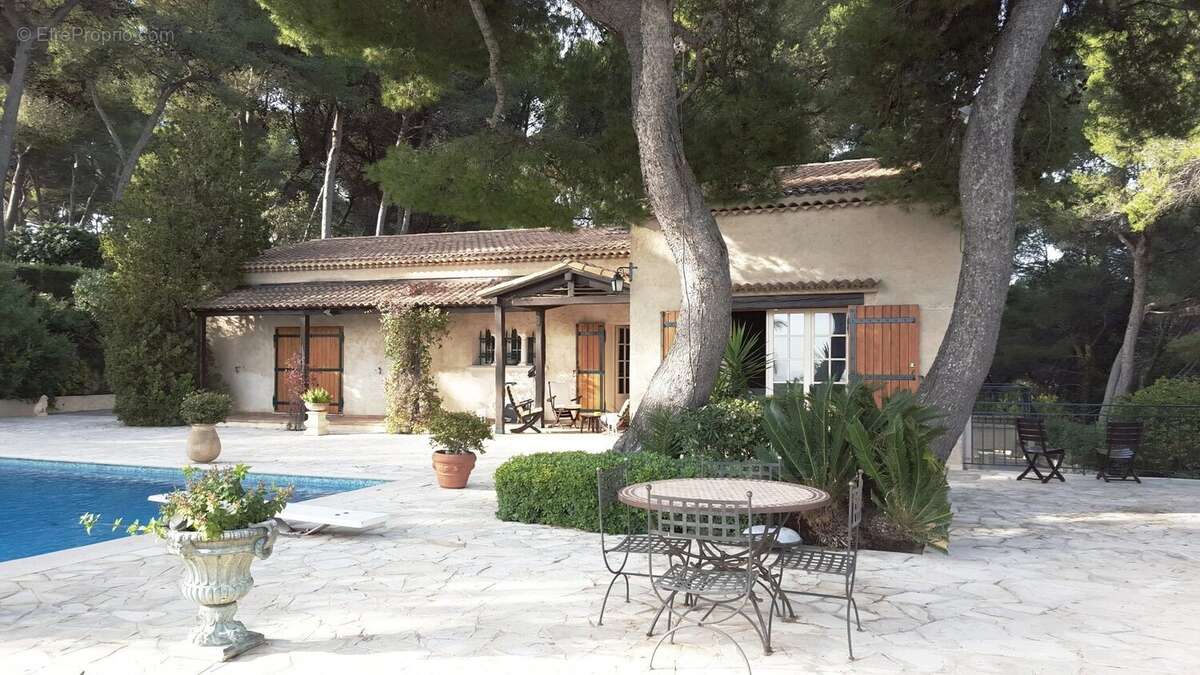 Maison à VALLAURIS