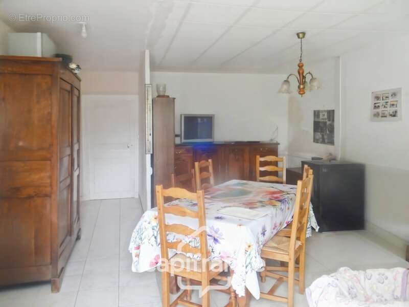 Maison à vendre  ECHASSIERES (03) Maison plus dépendances sur terrain de 2288 m2 - photo 4