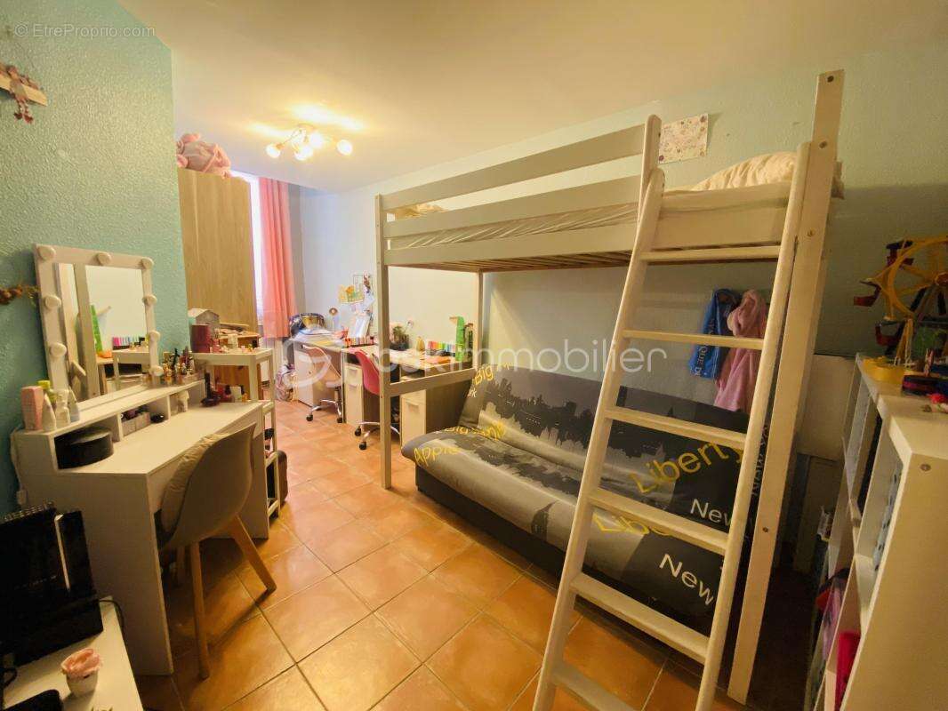 Appartement à SIGNES