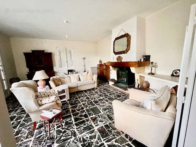 Maison à MONTREUIL-BELLAY