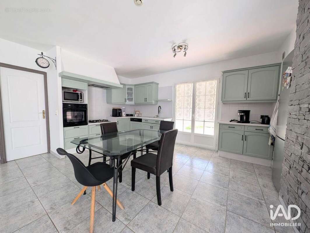 Maison 130 m² à Latour-Bas-Elne  - photo 4