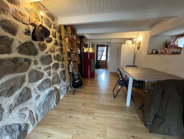 Maison à SAINT-JULIEN-CHAPTEUIL