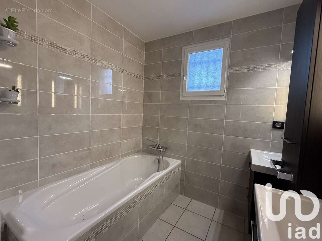 Photo 9 - Maison à ECULLY