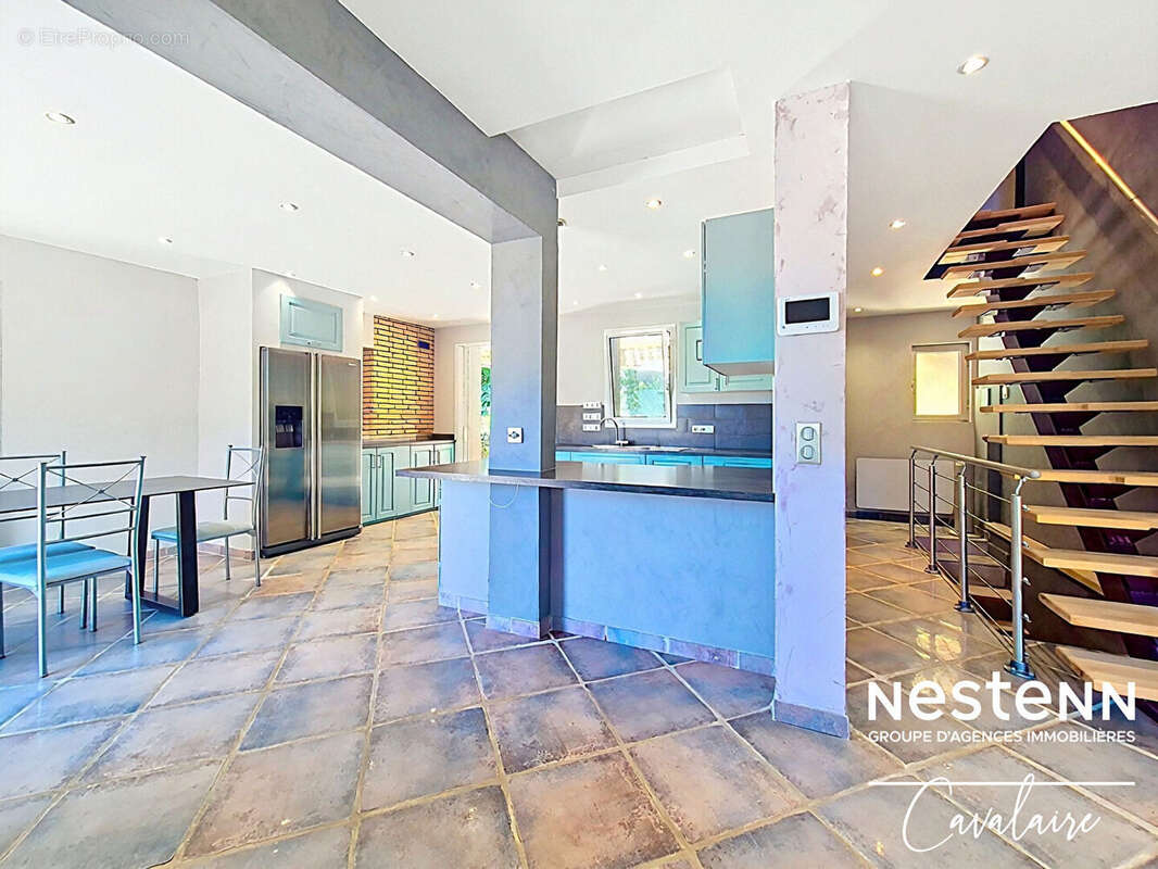 Villa de caractère de 5 chambres avec piscine, dans un environnement privilégié avec accès par funiculaire privé - photo 8