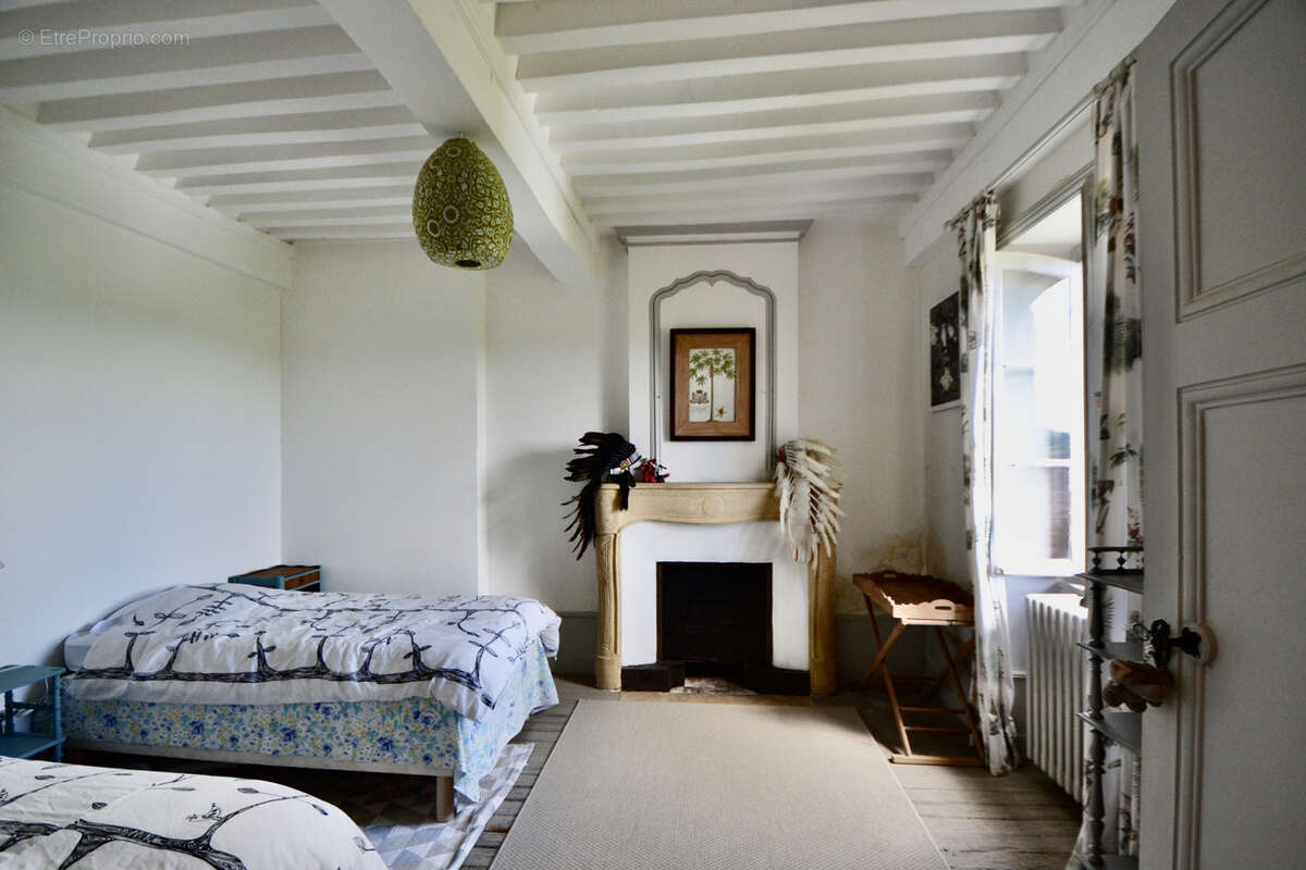 Maison à LA CLAYETTE