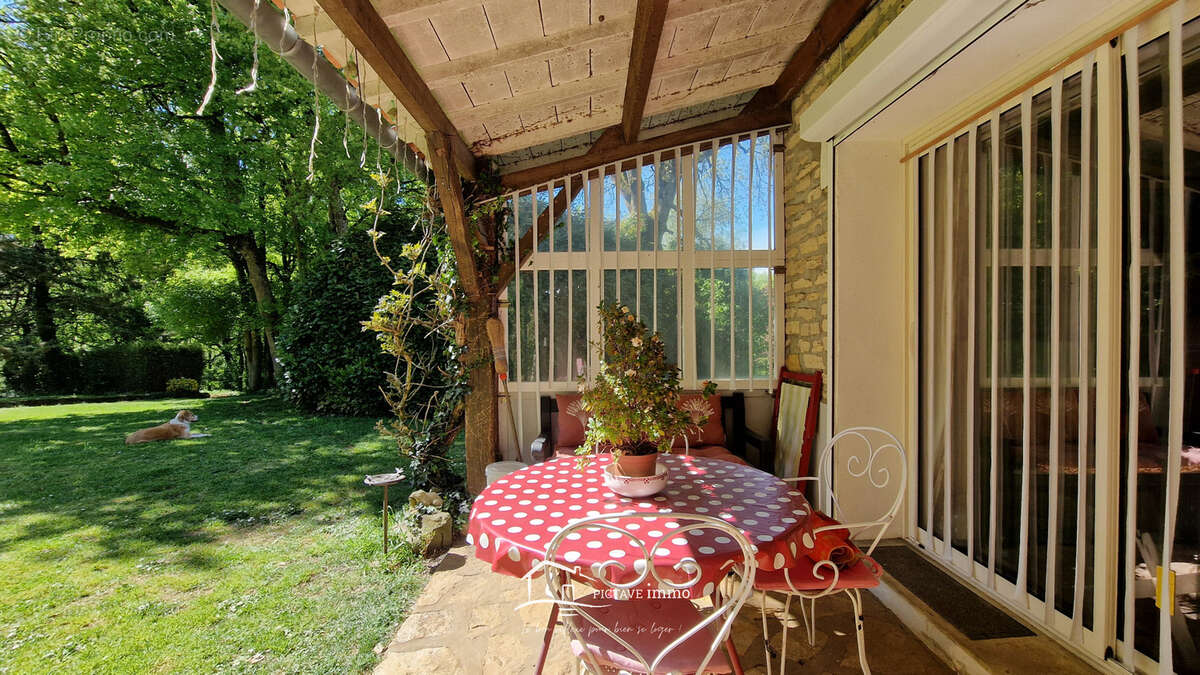 Maison à CLOUE