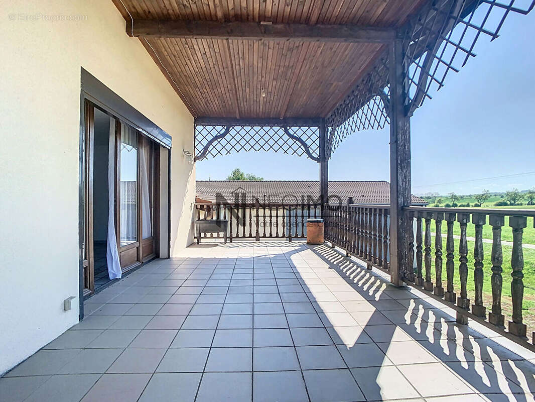 Maison à DOMBASLE-EN-XAINTOIS