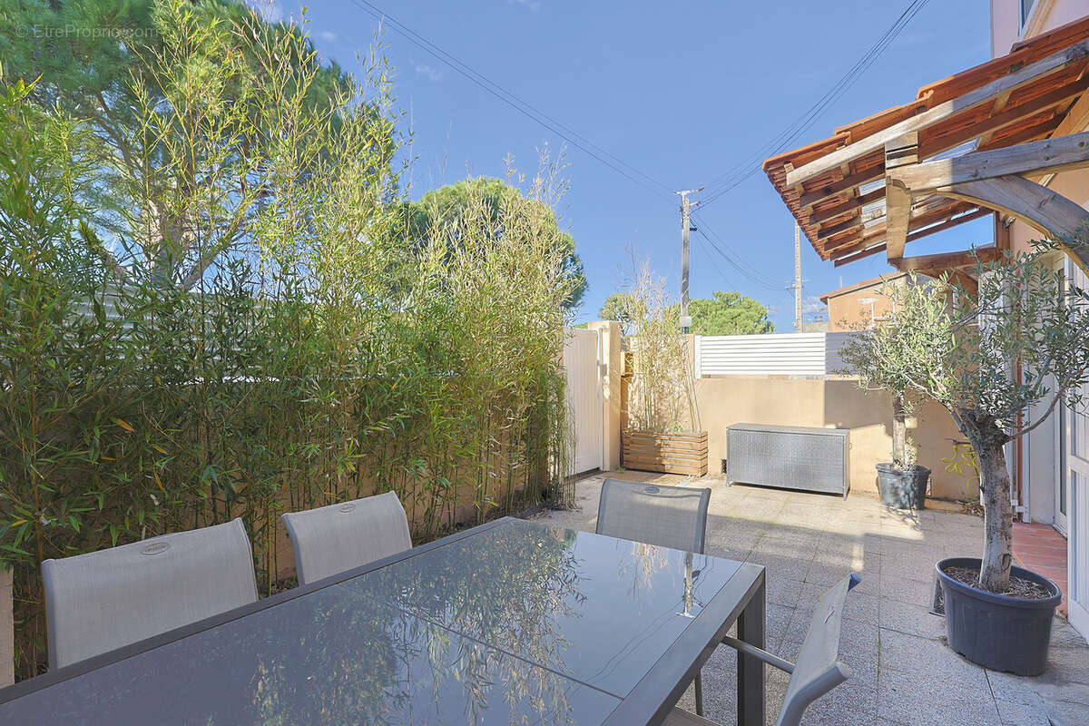 Appartement à HYERES