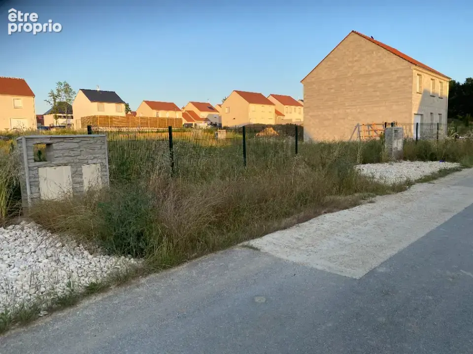 Terrain à NANTEUIL-LES-MEAUX