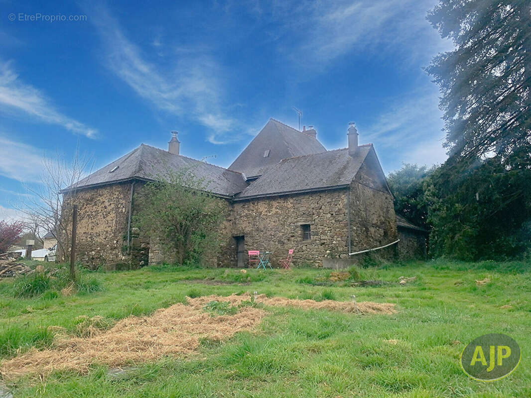 Maison à GRUGE-L&#039;HOPITAL