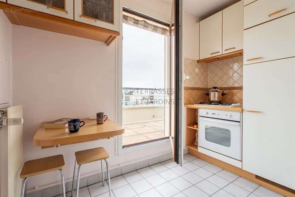 Appartement à PARIS-20E