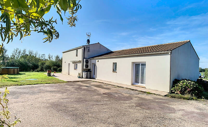 Maison à LE PERRIER