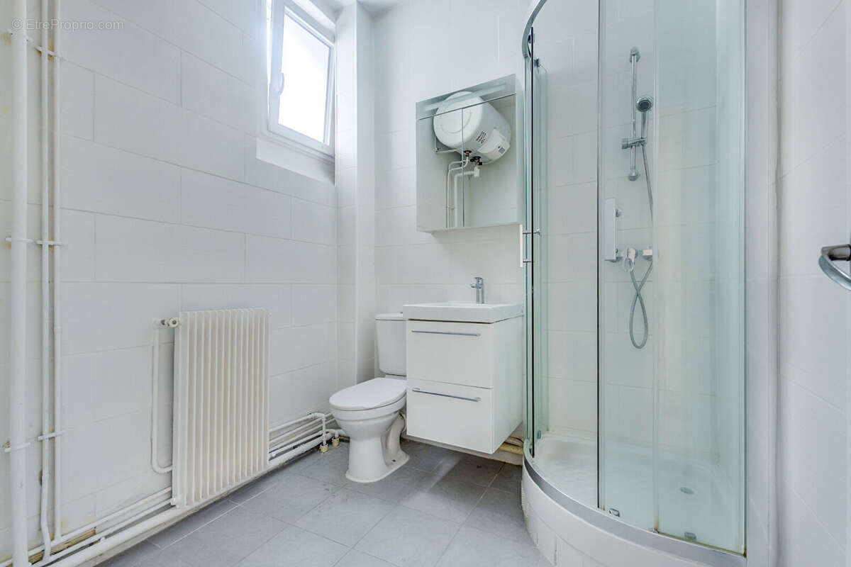 Appartement à PARIS-14E