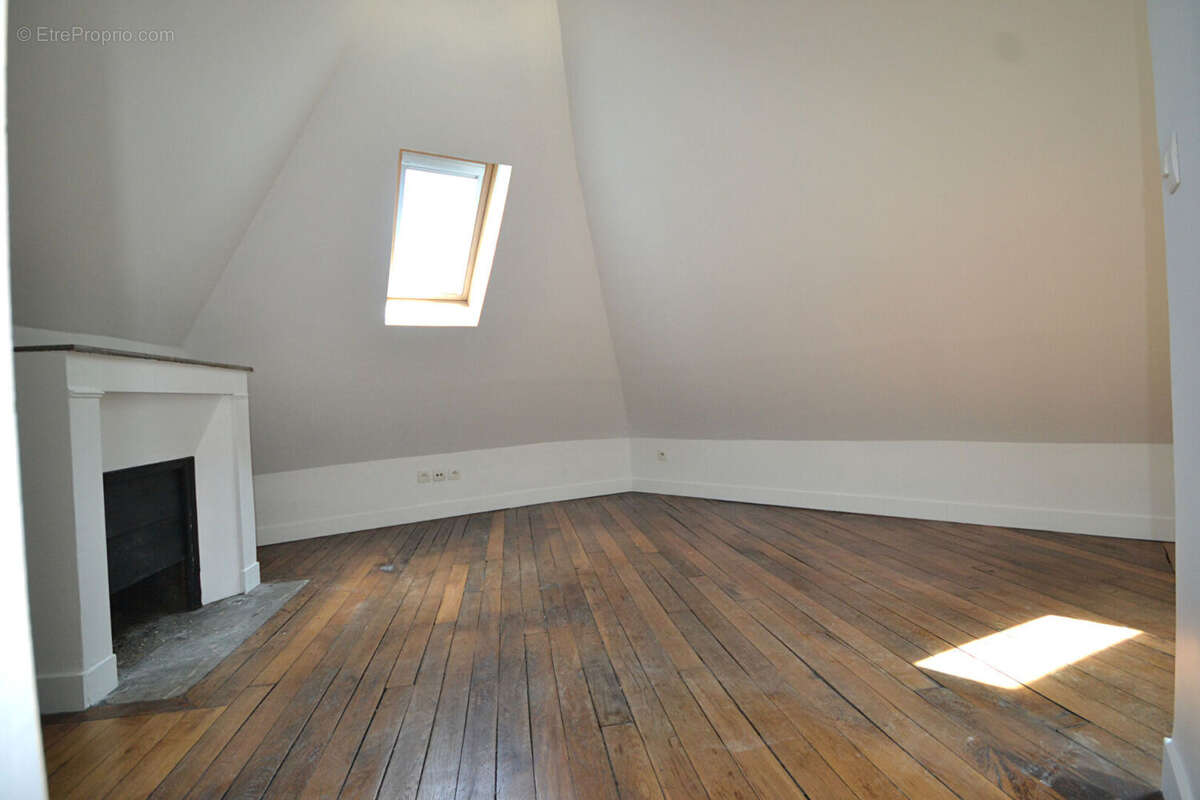 Appartement à PARIS-10E