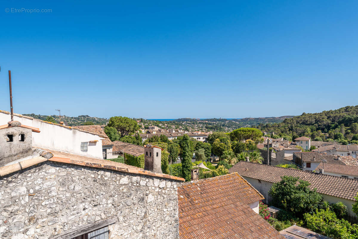 Appartement à LA COLLE-SUR-LOUP