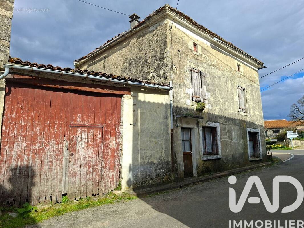 Photo 1 - Maison à CELLETTES