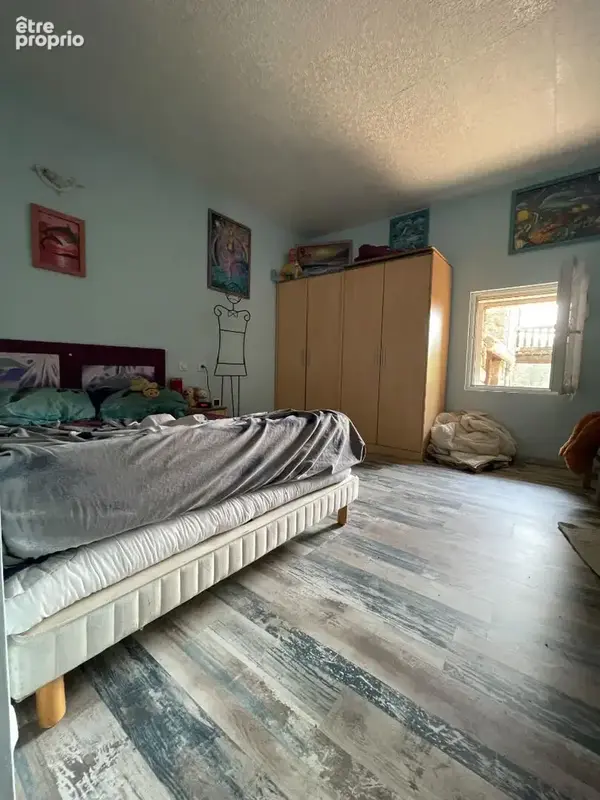 Maison et dépendances au fond d'une impasse. - photo 9