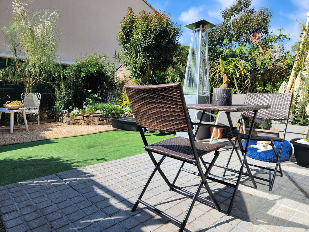 Appartement à BORMES-LES-MIMOSAS