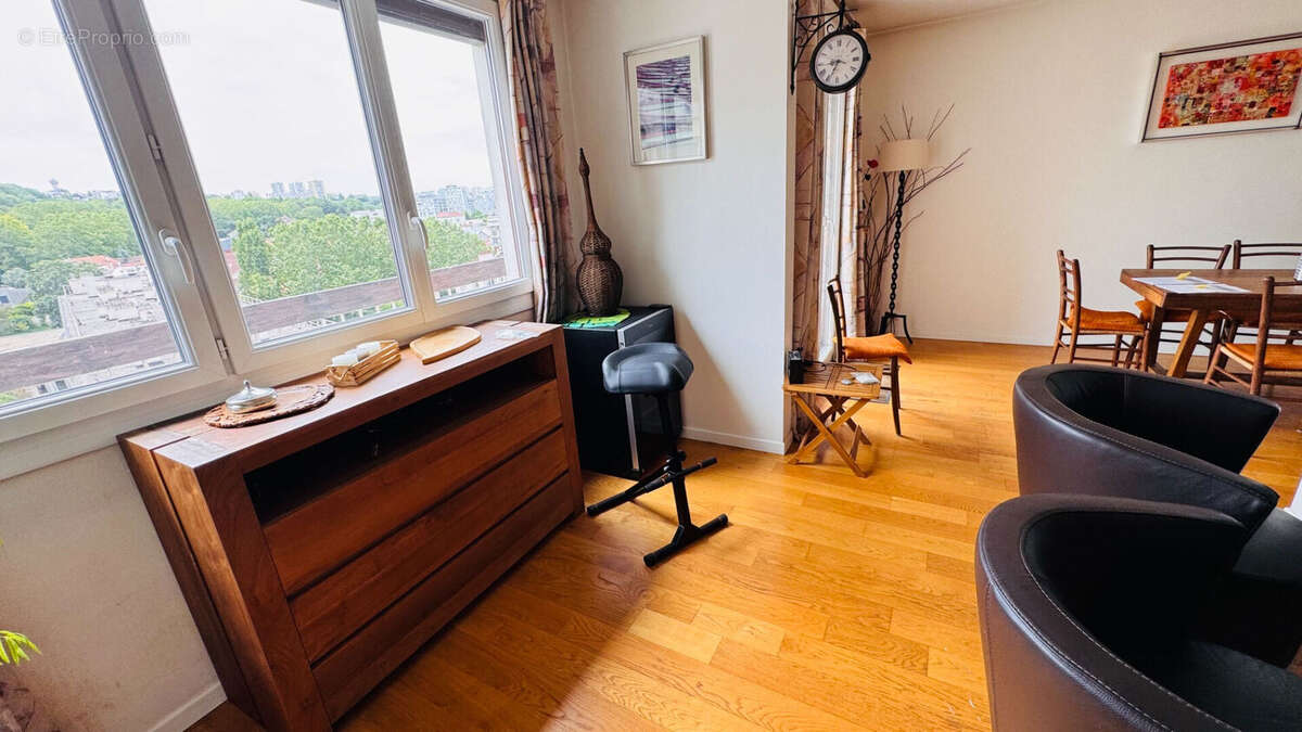 Grand F5 lumineux 97 m² + Balcon + Parking - photo 3