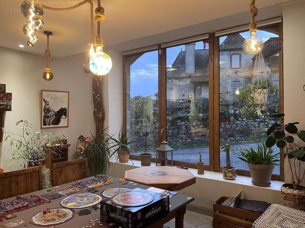 Pièce à vivre - Maison à LACAPELLE-MARIVAL