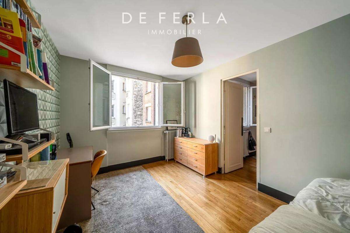 Appartement à PARIS-14E