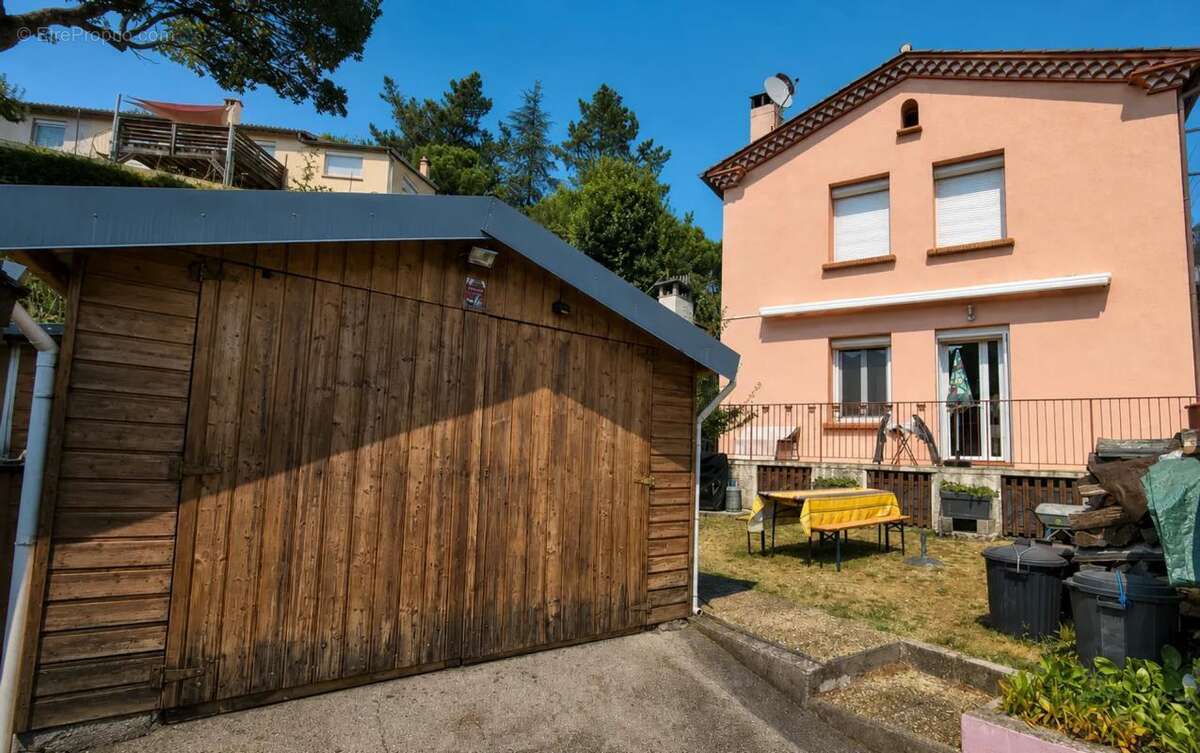 Maison de 5 pièces de 145 m² à Saint-Laurent-de-Cerdans - photo 15