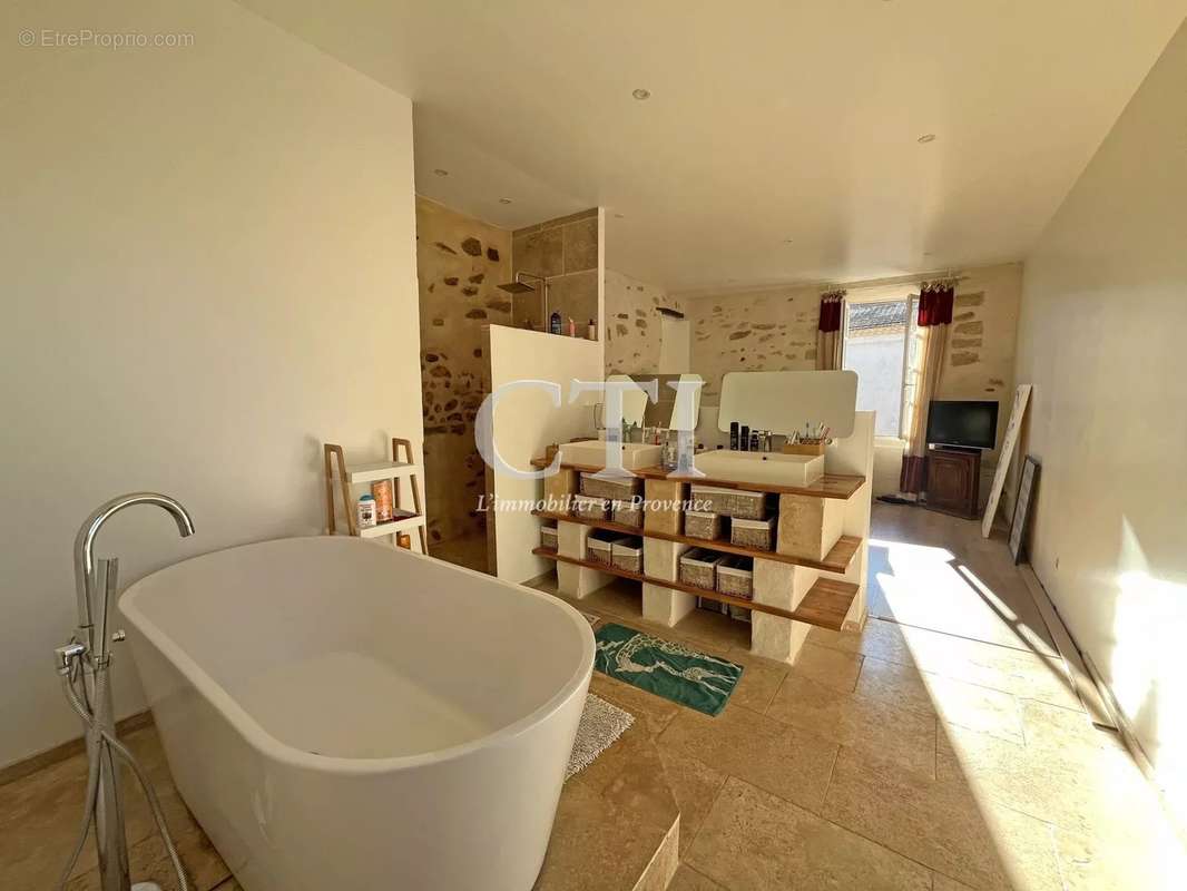 Maison à VAISON-LA-ROMAINE