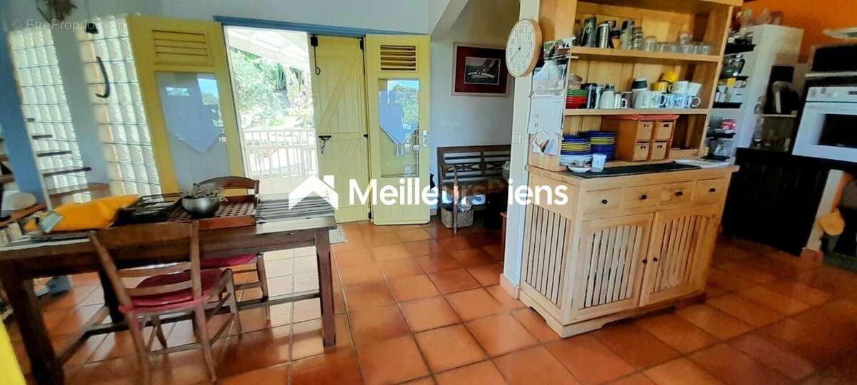 Villa 4 chambres, bureau, piscine et vaste jardin - photo 4