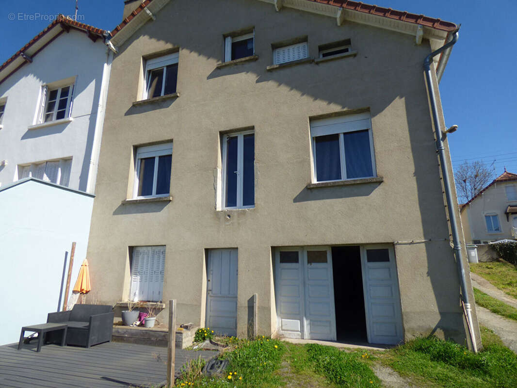 Maison à MONTLUCON