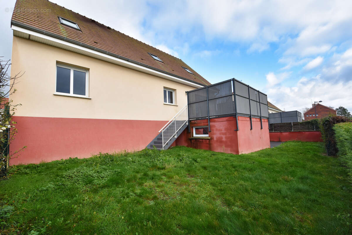 Maison à SAINT-LEGER-LES-DOMART