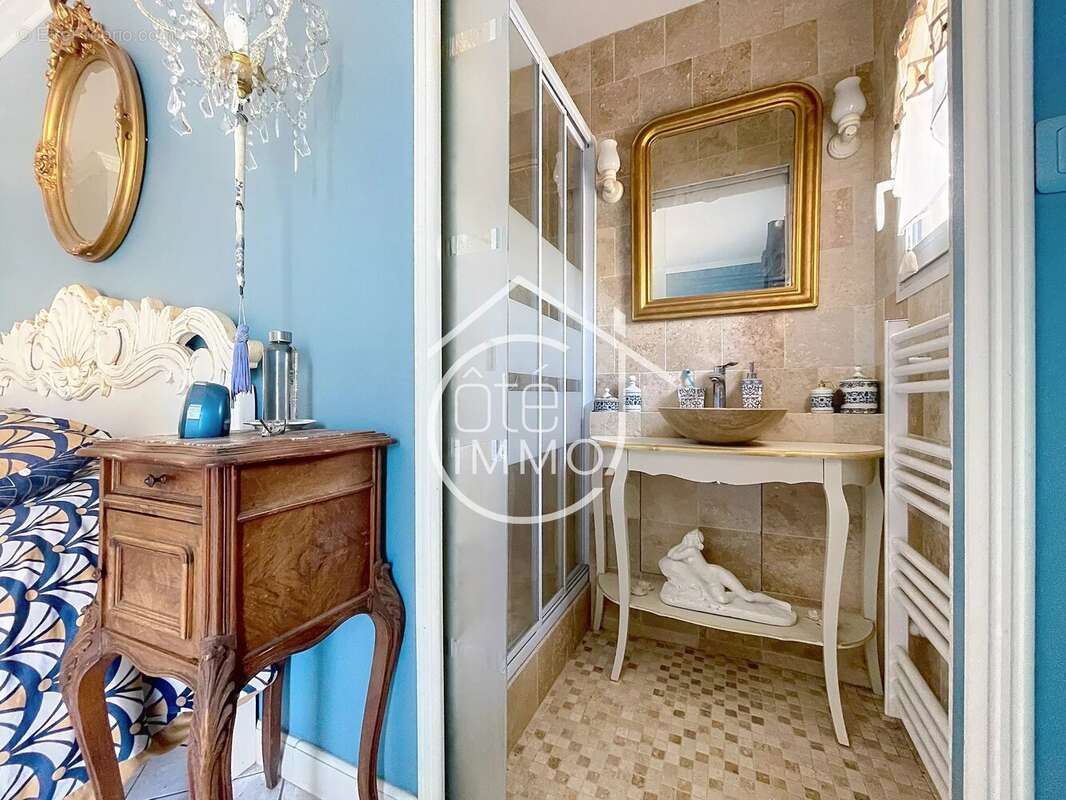 Maison à MONTPEYROUX