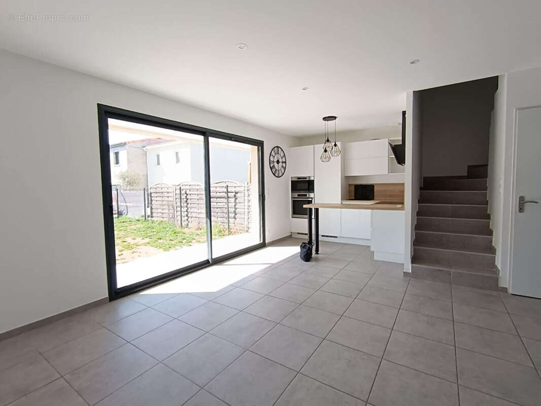 Maison à MONTELIMAR