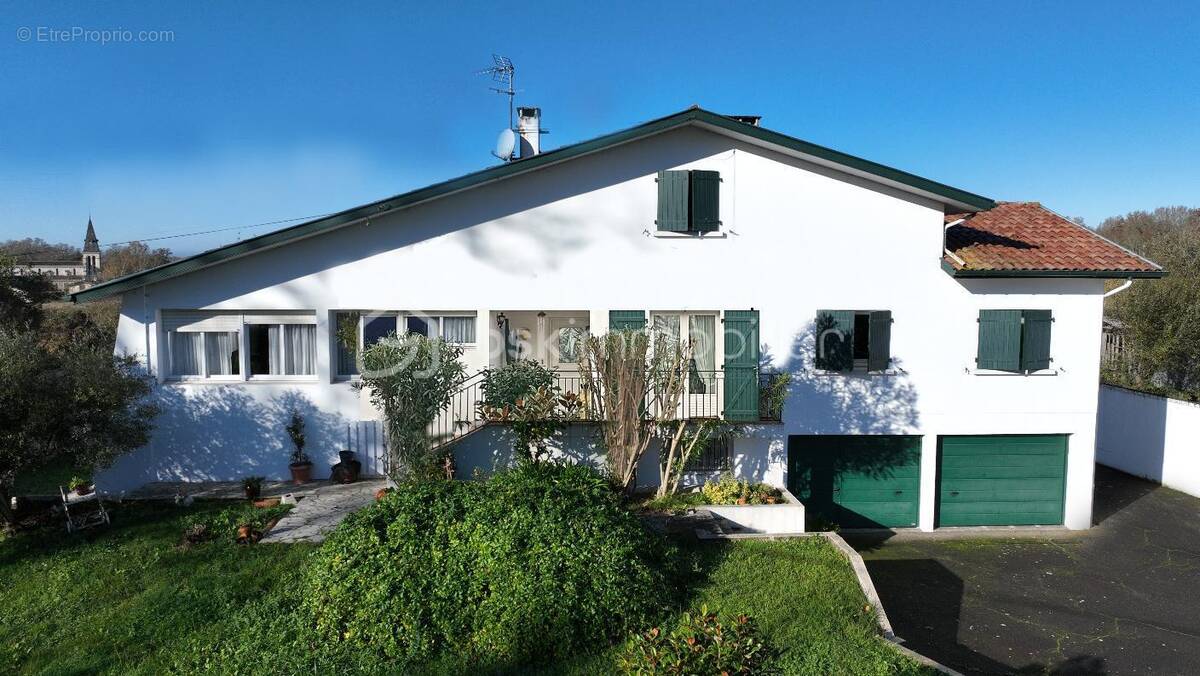 Maison à SAINT-PANDELON